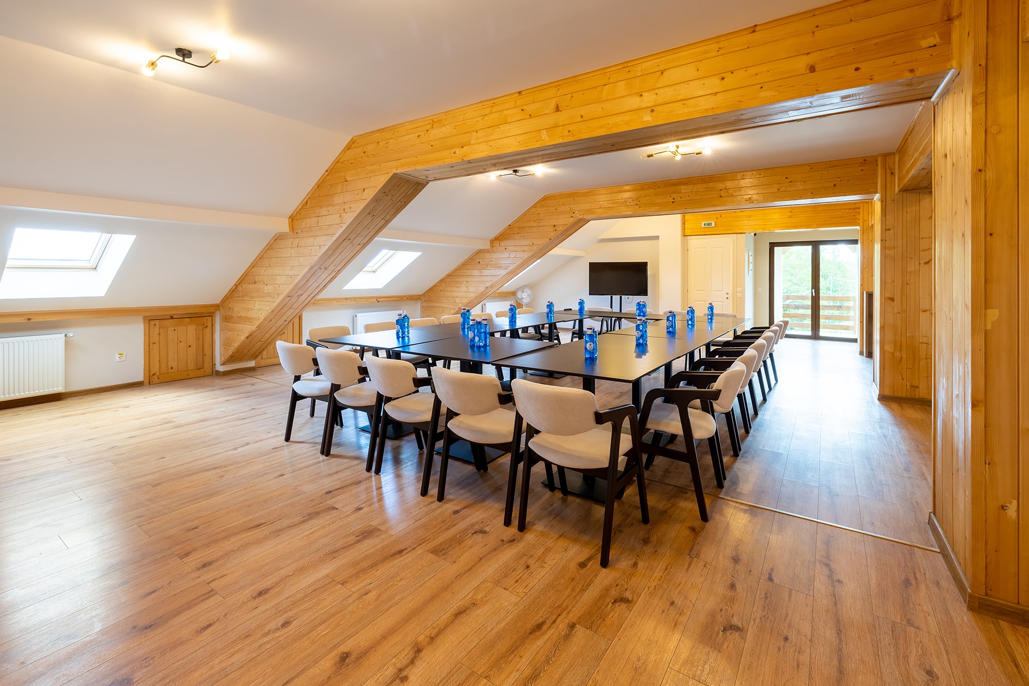 SALA CONF – WEB-FINAL-JC0A9867-HDR